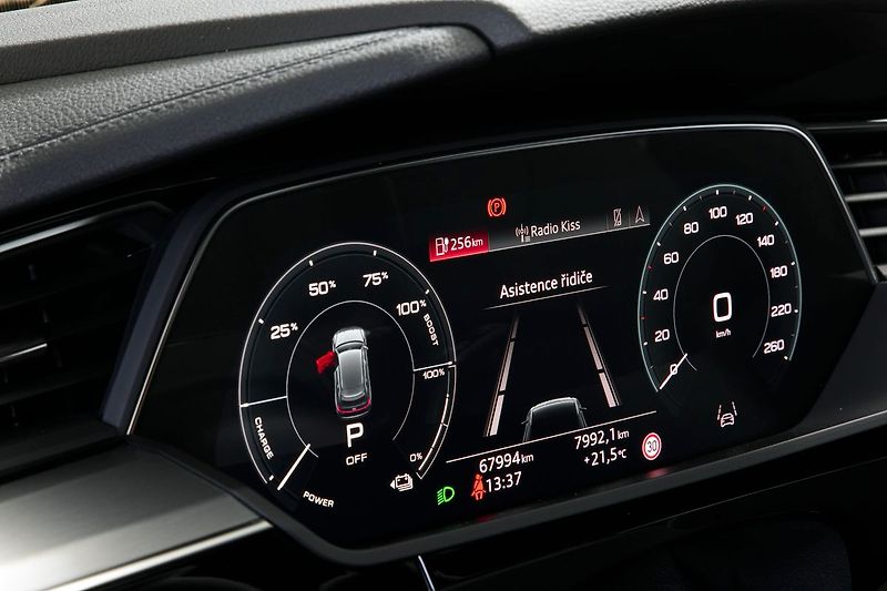 Audi e-tron 55 300kW Kessy Kamera Tažné - fotka 29 z 33