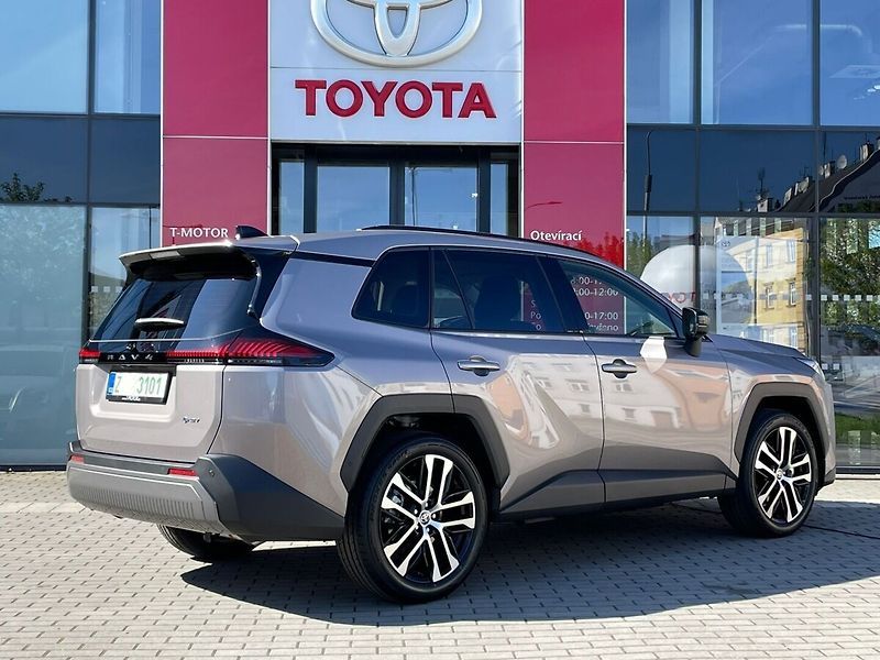 Toyota RAV4 4x4 PHEV Executive Na IČO - fotka 3 z 19