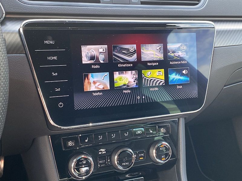 Škoda Superb (2022) Combi 2.0 TDI DSG Sportline - fotka 14 z 35