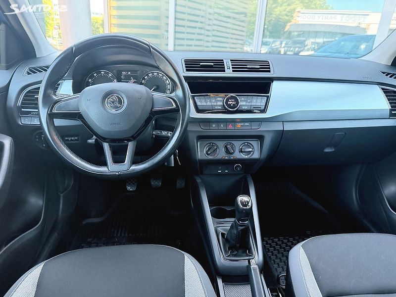 Škoda Fabia 1.2 TSI Ambition Plus - fotka 9 z 28