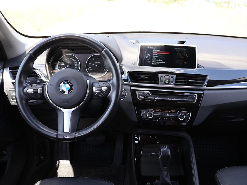 BMW X1 2,0 20d 140kW xDrive xLine CZ - fotka 20 z 27