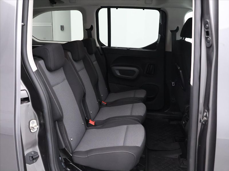 Toyota ProAce City Verso 1,5 D-4D 96kW Family L2 CZ - fotka 13 z 31