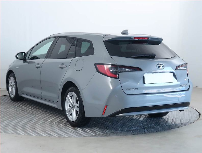 Toyota Corolla (2021) 1.8 Hybrid - fotka 4 z 20