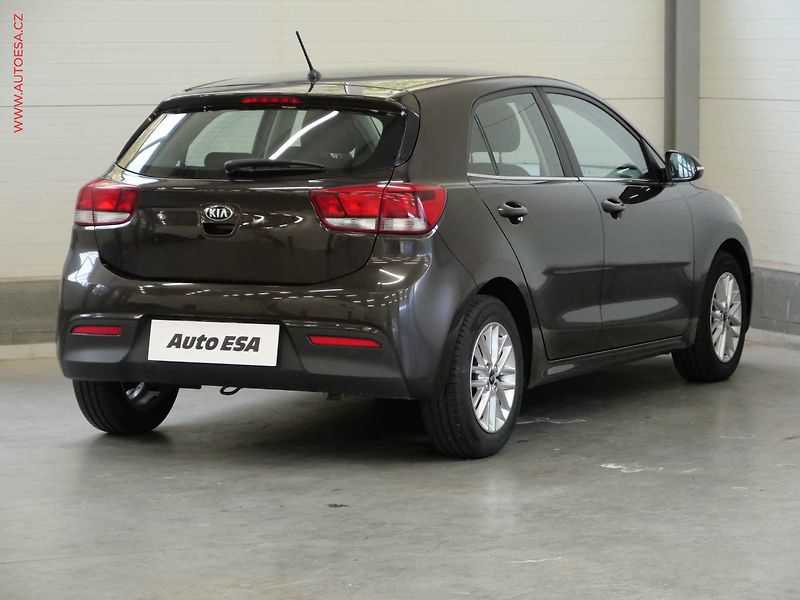 Kia Rio (2019) 1.2i, ČR, AC, park.asist - fotka 4 z 19