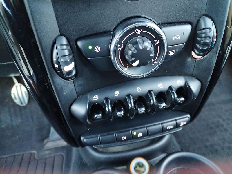 Mini Countryman (2010) MINI Countryman Cooper S ALL4 - fotka 26 z 27