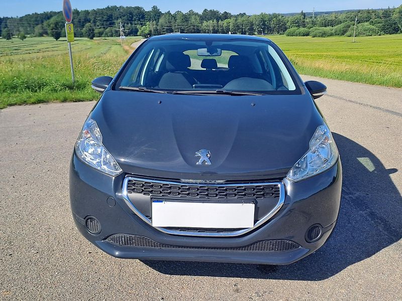 Peugeot 208 (2015) 1.0 PĚKNÝ STAV - fotka 2 z 22