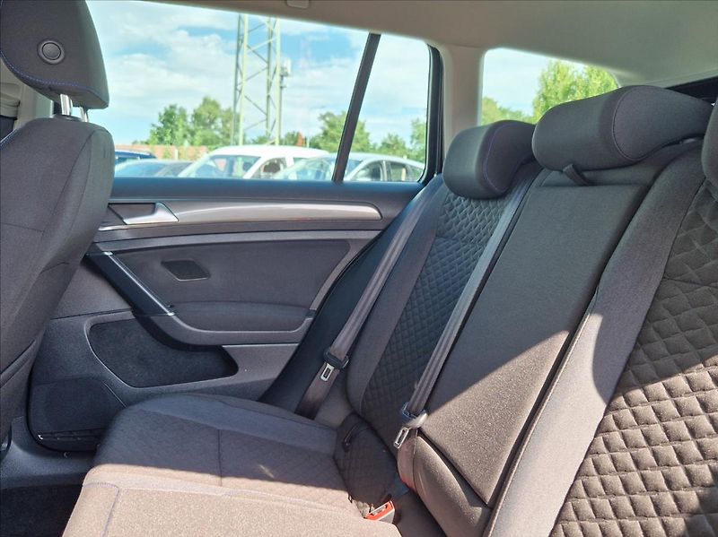 Volkswagen Golf 1,6 TDI JOIN EDITION LED NOSIČ - fotka 14 z 43