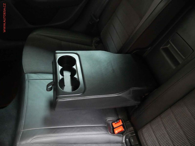 Škoda Octavia (2015) 1.6 TDi, DSG, navi - fotka 26 z 29