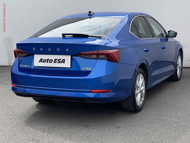 Škoda Octavia (2023) 1.5 e-TEC, 2.maj,ČR, Style - fotka 4 z 15