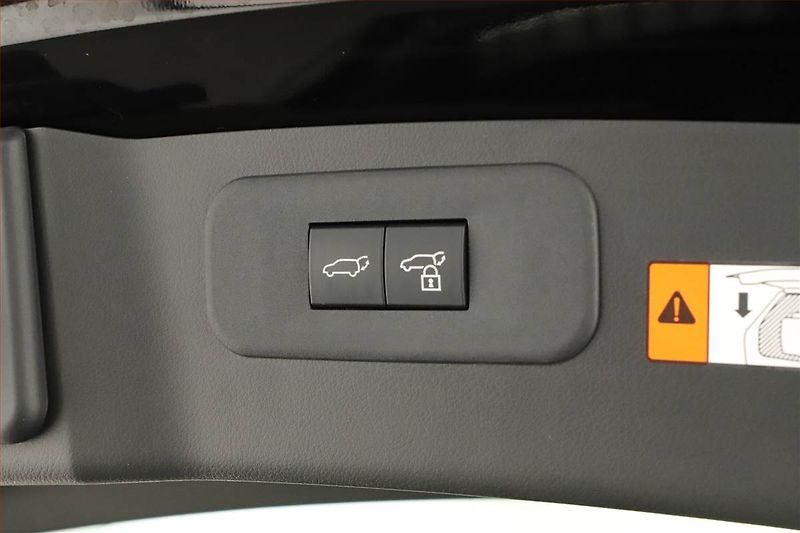Lexus NX 200t (2024) 350h - fotka 9 z 16