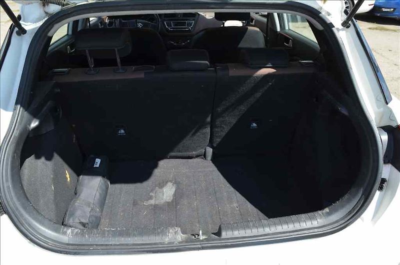 Hyundai i20 (2015) 1,2 - fotka 23 z 24