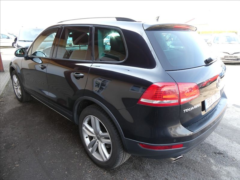 Volkswagen Touareg 3,0 TDi V6 180kW,2xkola,závěs - fotka 7 z 50