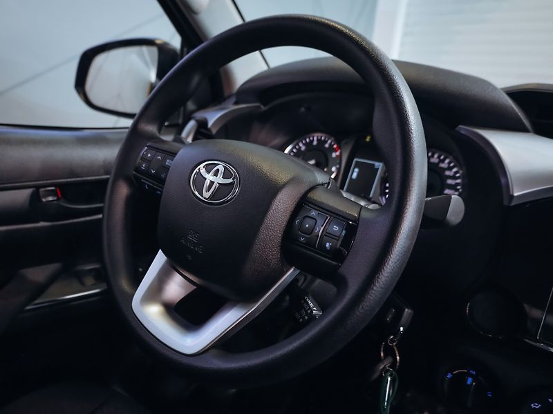 Toyota Hilux 2.4 D-4D Double Cab 4x4 Live - fotka 22 z 30