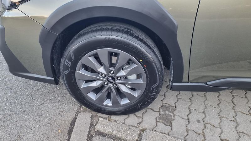 Subaru Outback (2025) 2,5 CVT Active - poslední kusy - fotka 17 z 18