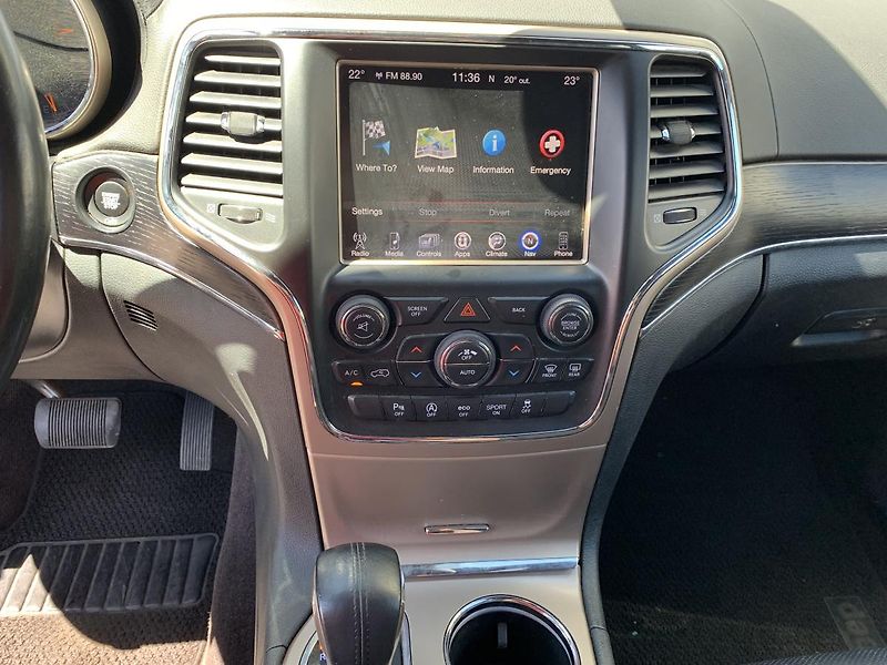Jeep Grand Cherokee (2017) 3.0CRD,SUMMIT,ČR,DPH,H/K,4X4 - fotka 12 z 23
