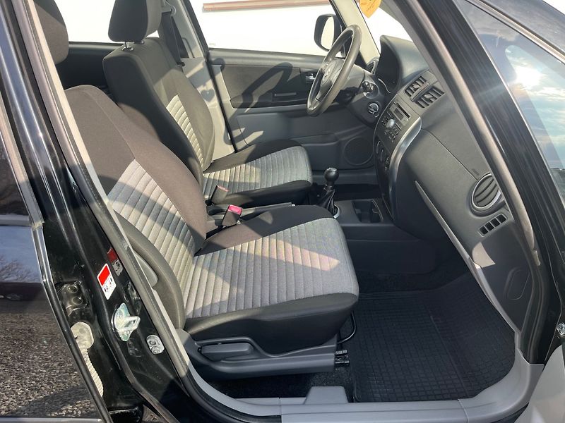 Suzuki SX4 (2013) 1.6 i 4x4 Nová STK - fotka 14 z 16