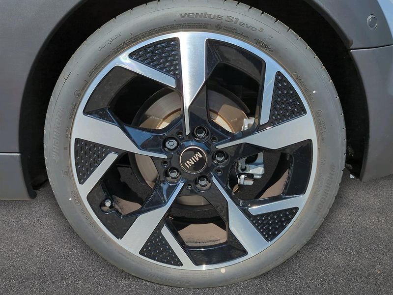Mini Cooper Cabrio S - fotka 15 z 18