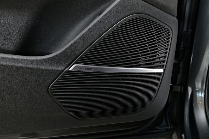 Audi SQ7 4x4 / MATRIX / PANO/VZDUCH - fotka 11 z 25