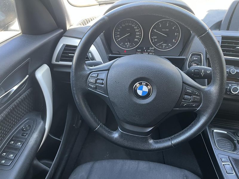 BMW Řada 1 (2016) 116 D 85 Kw - fotka 12 z 19