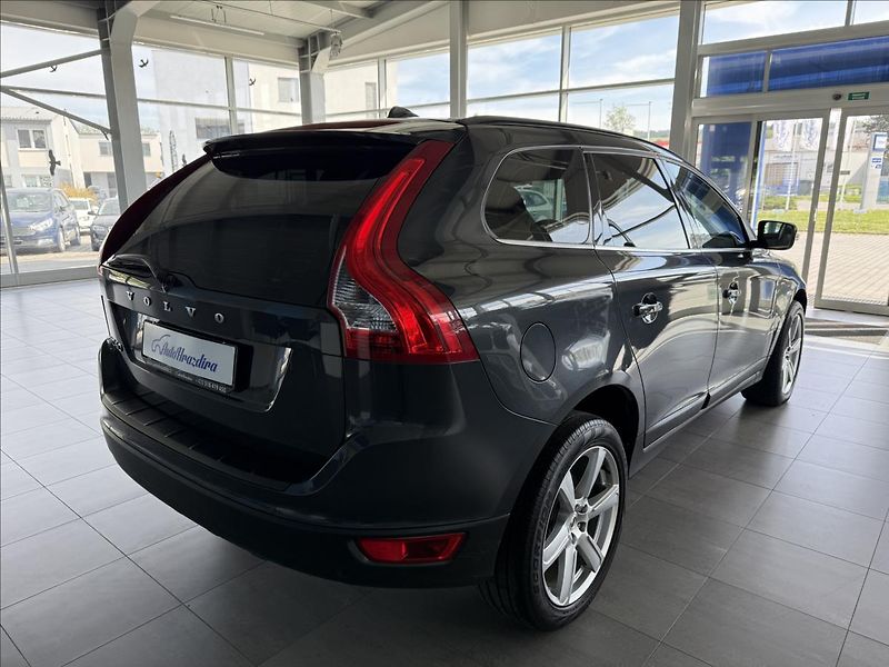 Volvo XC60 2,0   SERVISNÍ KNÍŽKA - fotka 6 z 23