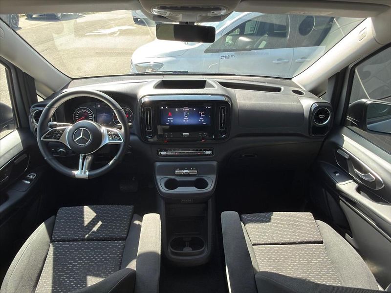 Mercedes-Benz Vito 2,0 116 CDI / Tourer Select / - fotka 10 z 21