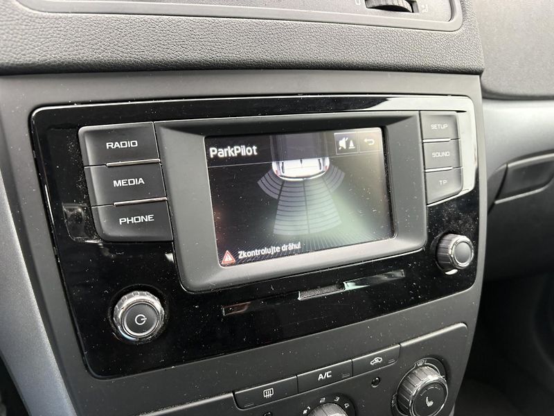 Škoda Yeti 1.2 TSI / 81 kW Active Fresh - fotka 16 z 19