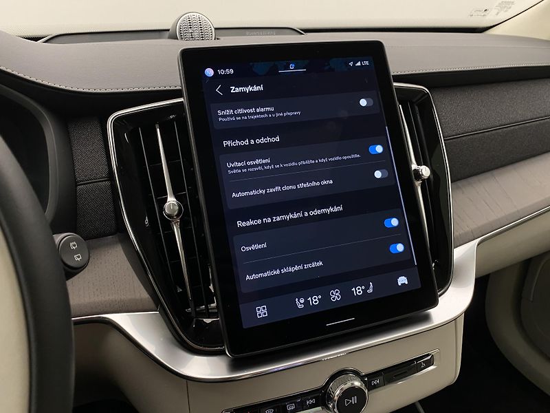 Volvo XC90 T8 AWD RECHARGE ULTRA BRIGHT - fotka 59 z 72