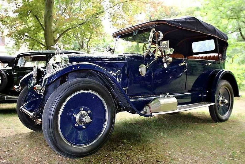 AMG 300 SEL má zajímavou přezdívku. Vozu se říká 