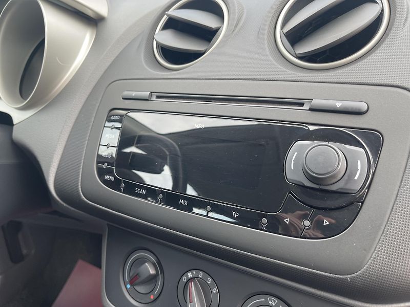Seat Ibiza 1.2 TDi NEHAVAR-jen 65 000 km! - fotka 32 z 37