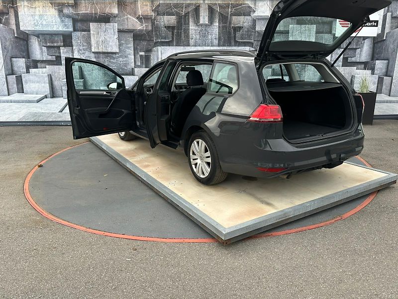 Volkswagen Golf (2014) 1.6TDi, 77KW - fotka 9 z 20