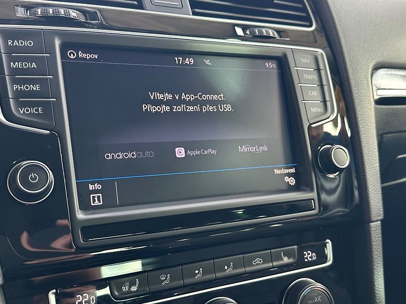 Volkswagen Golf (2017) 2.0TDi PO SERVISU,APP,PANORAMA - fotka 11 z 21