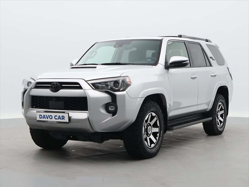 Toyota 4Runner 4,0 L V6 202kW 4WD AUT LED - fotka 3 z 28