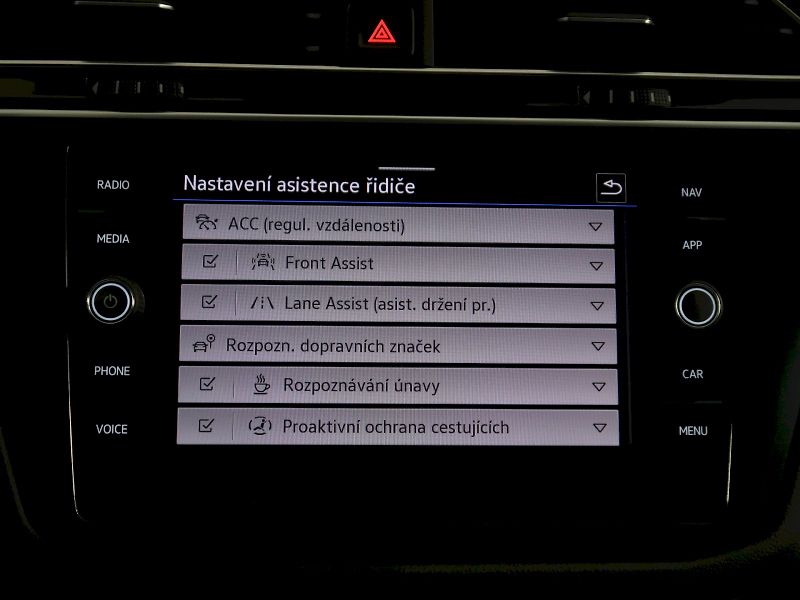 Volkswagen Tiguan (2022) EDICE URBAN 2.0TDI 110KW 4x4 D - fotka 27 z 35