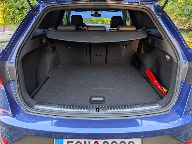 Seat Leon (2018) 2.0 TSi 4x4, DSG, LED - fotka 17 z 24