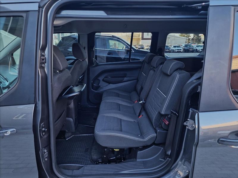 Ford Tourneo Connect 1.5TDCi 88kW L2, Titanium, ČR - fotka 18 z 50