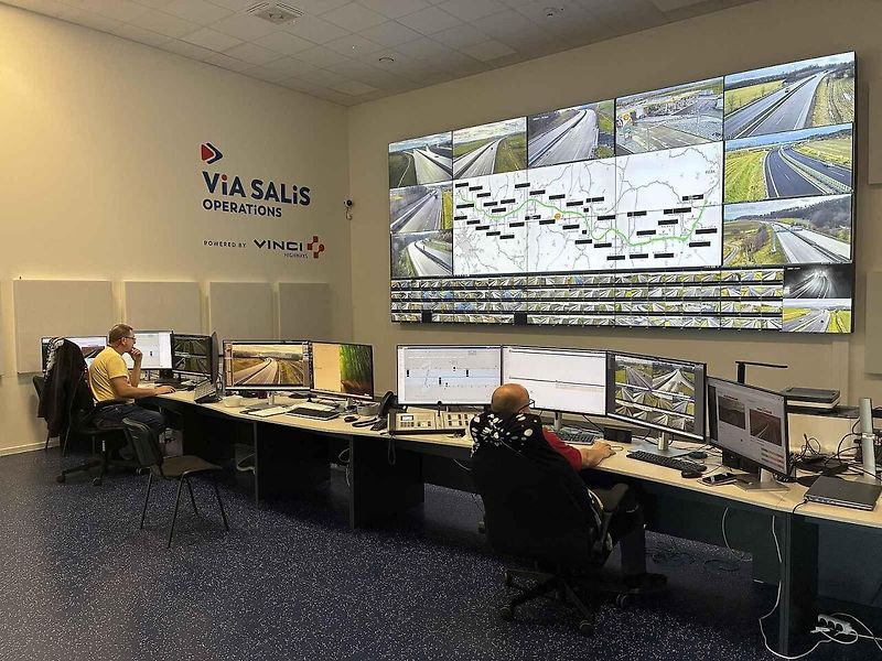 Základna Via Salis, monitorovací centrum.