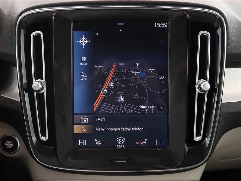 Volvo XC40 (2018) D4 AWD - fotka 19 z 24