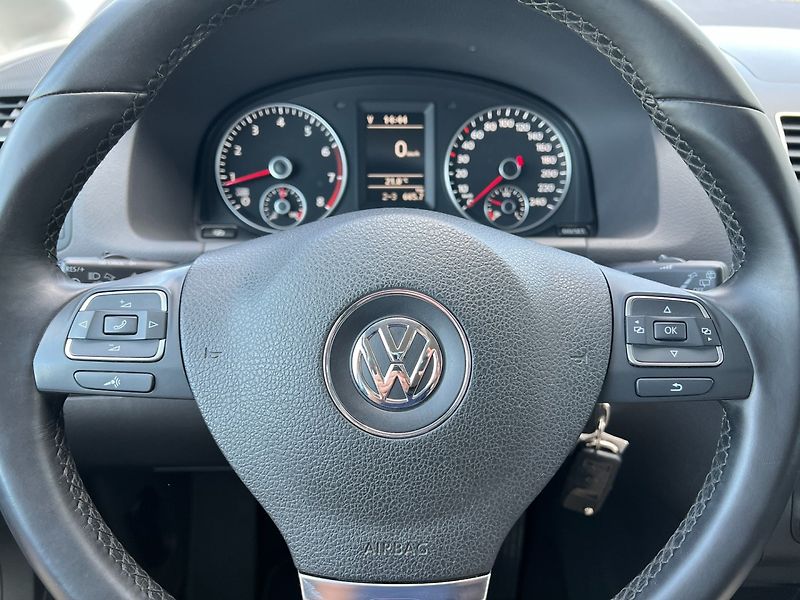 Volkswagen Touran (2011) 1.4TSI STYLE! Tažné! Navi! - fotka 25 z 36