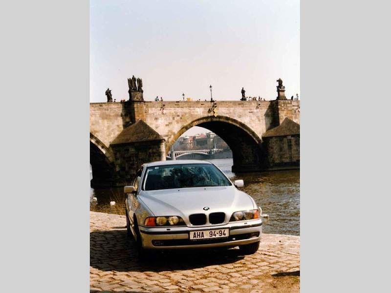 Dobové fotografie z historie značky BMW v Československu
