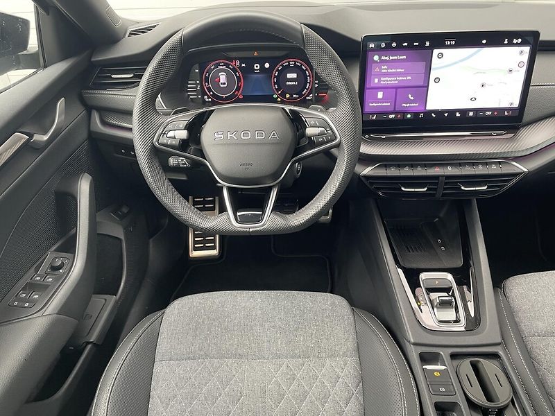 Škoda Octavia 2,0 TSi - fotka 7 z 23