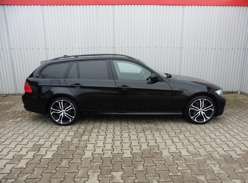 BMW Řada 3 320i Touring, Navi - fotka 6 z 15