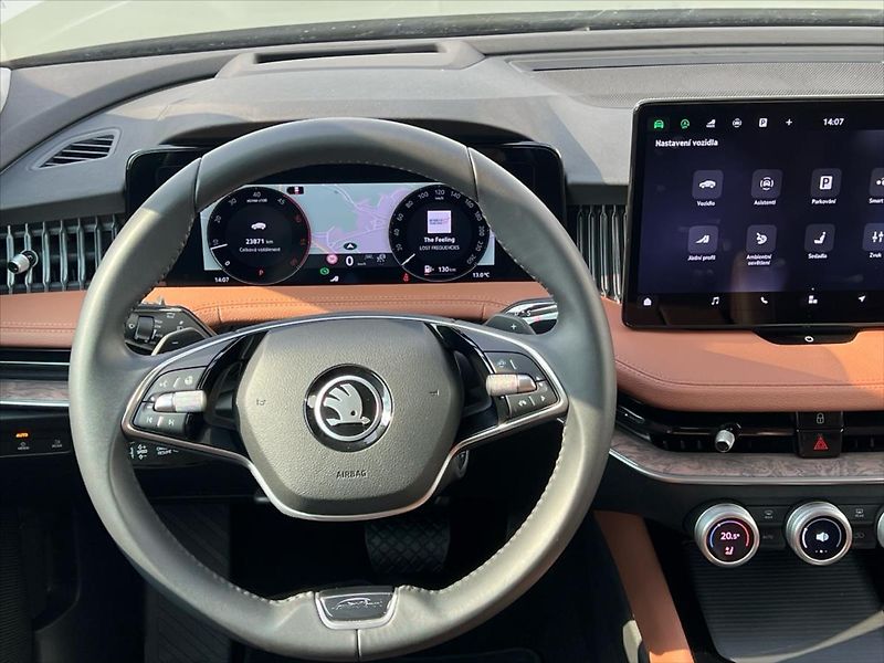 Škoda Superb 2,0 TDi 142kW 7DSG 4x4 L&K - fotka 15 z 36