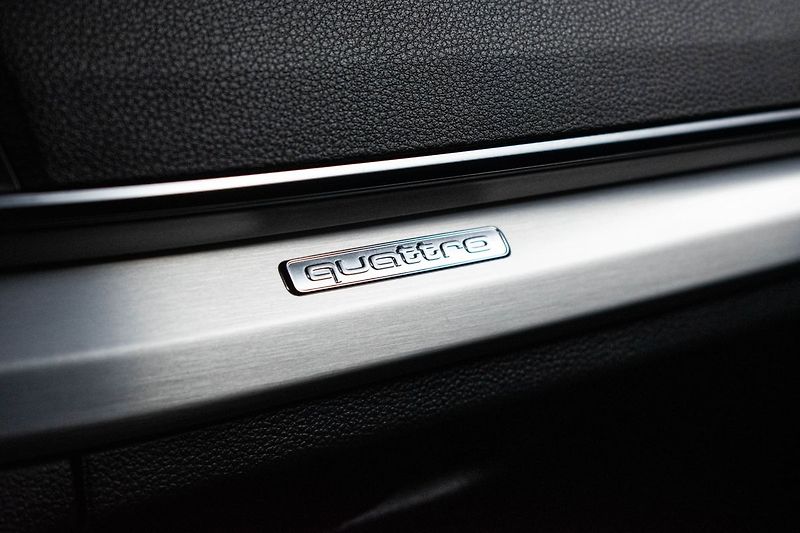 Audi Q5 40 TDI S-LINE*QUATTRO*KAMERA* - fotka 32 z 38