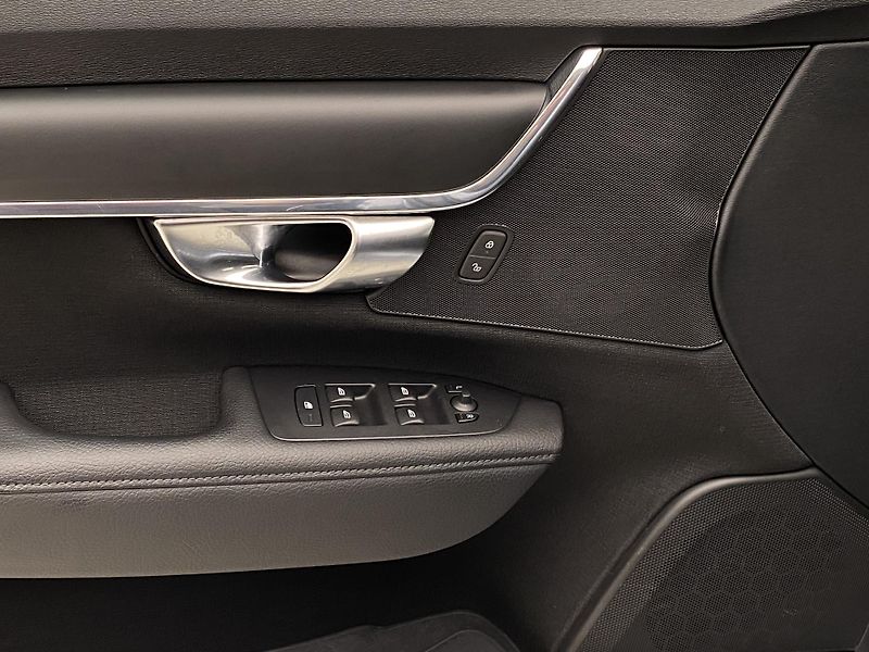 Volvo V90 D3 KINETIC REZERVACE - fotka 27 z 38