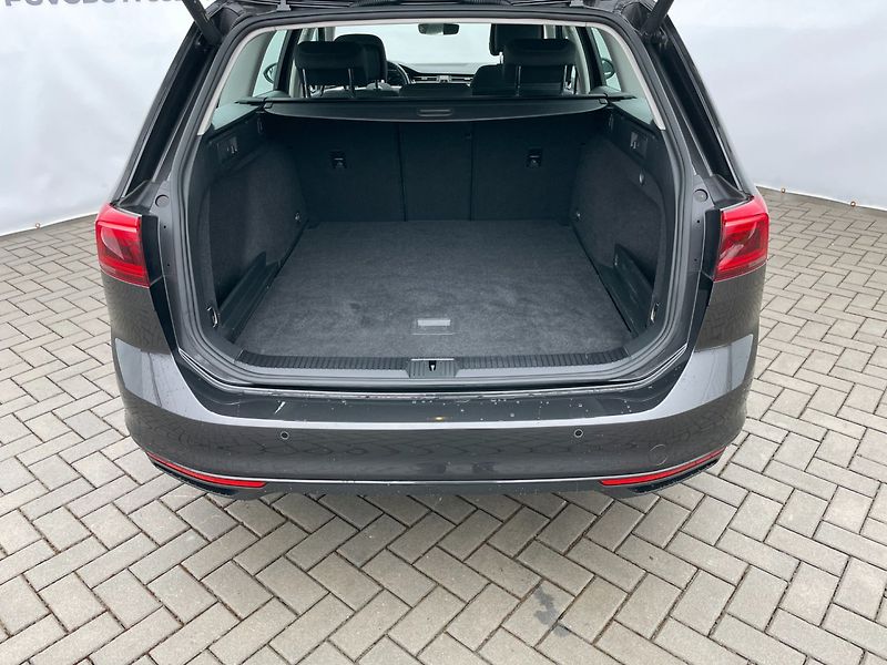Volkswagen Passat (2021) Com. Style Business DSG! Navi! - fotka 11 z 40