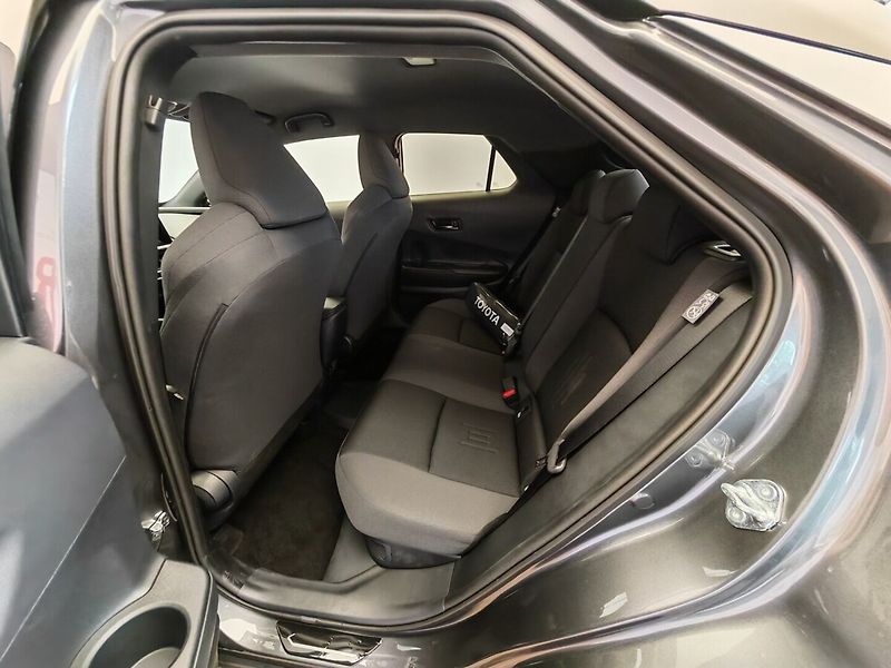 Toyota C-HR 2,0 Plug-in Hybrid Style - fotka 22 z 38