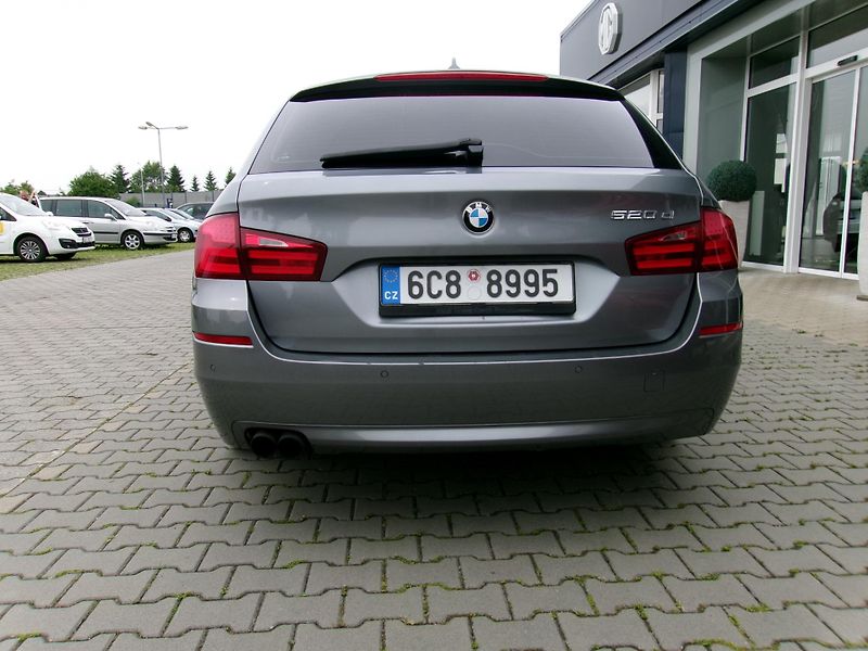 BMW Řada 5 (2010) 520d combi  - fotka 5 z 28