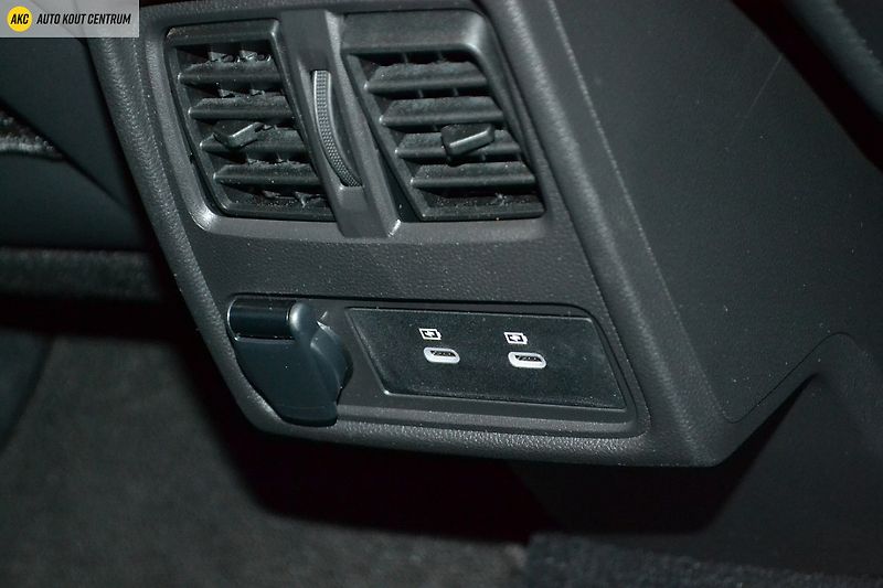 Renault Captur techno E-Tech full hybrid 145 - fotka 14 z 50