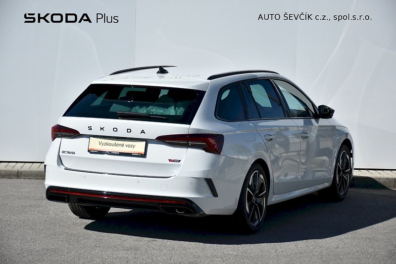 Škoda Octavia (2024) RS 2.0 TSI 195kW DSG - fotka 2 z 35