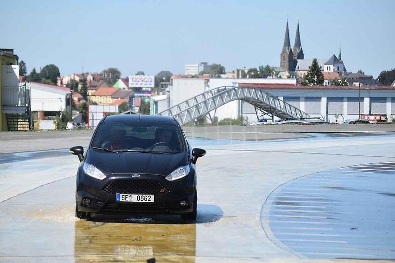 V letošních kurzech se vyškolí zhruba tisícovka mladých řidičů